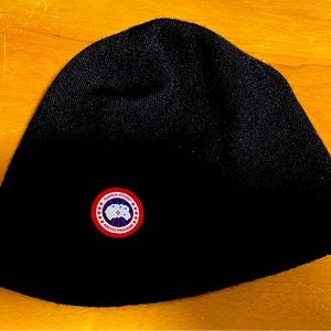 Canada Goose Black 100% Marino Wool Toque. NEW.